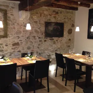 La Maison Lion Bed & Breakfast